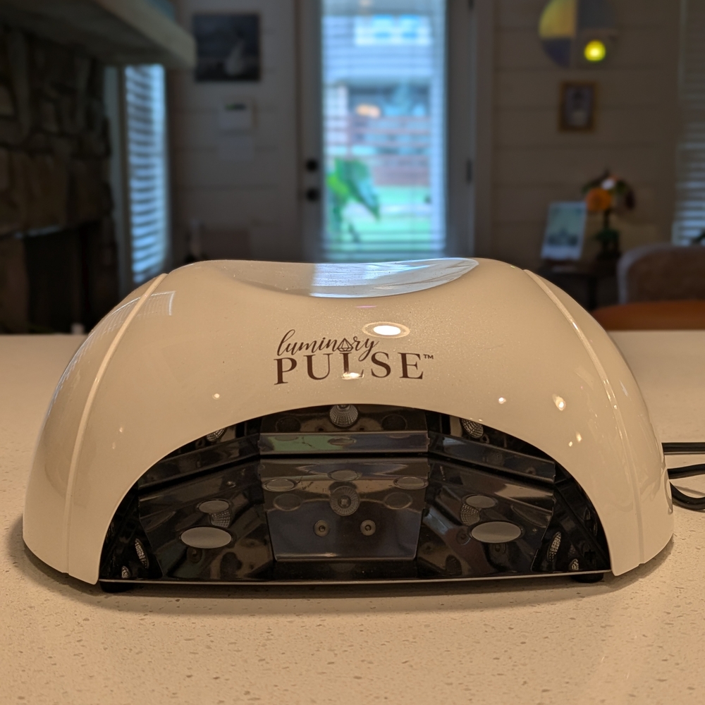 Luminary Pulse White Nail Dryer